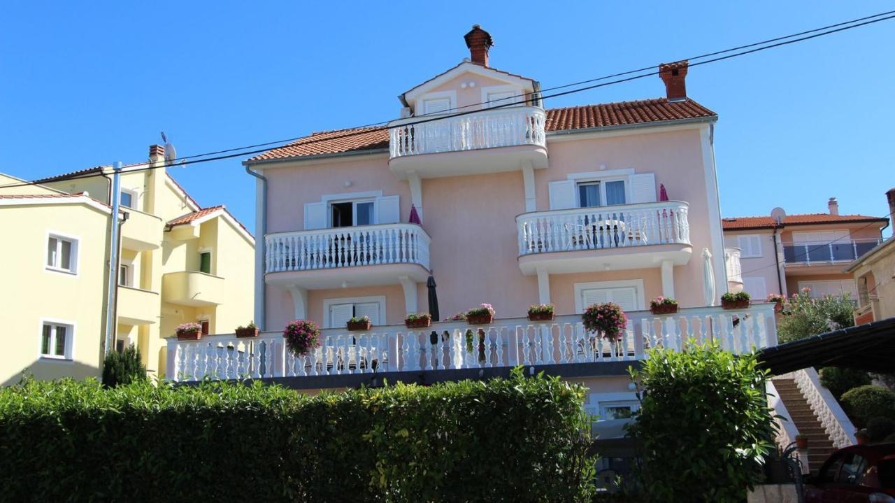 Apartments Ravlic Malinska Eksteriør billede