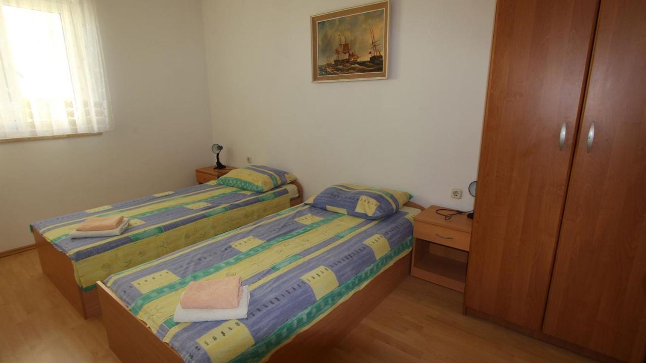 Apartments Ravlic Malinska Eksteriør billede
